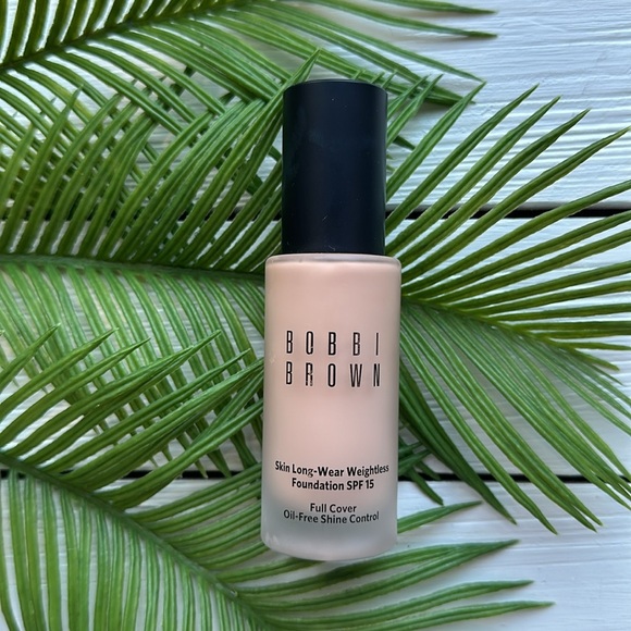 NIB Bobbi Brown Skin Long-Wear Weightless Foundation SPF 15 in Cool Sand 2.25 - Picture 1 of 7